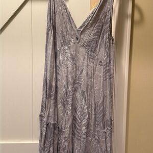 Women’s Midi V-Neck Leaf-Print Dress in Light Gray